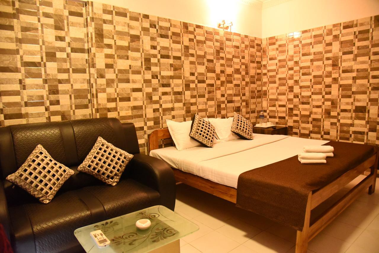 The Sky Inn Navi Mumbai Esterno foto